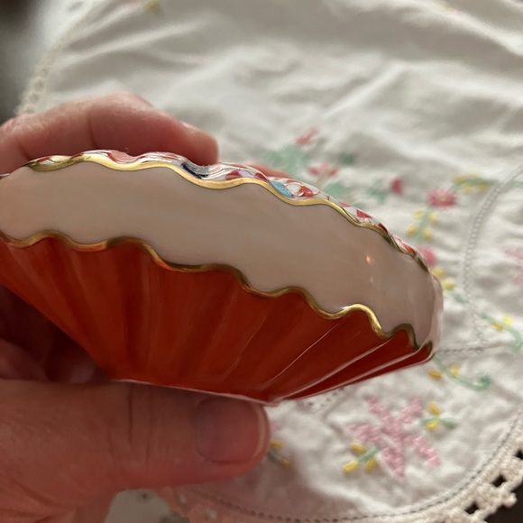 Colorful Shell-Shaped Herend Shell - Picture 7 of 8